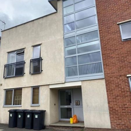 The Old Library - Modern Apartment With Rooftop Terrace Near The Train Station Newbury  Exteriör bild