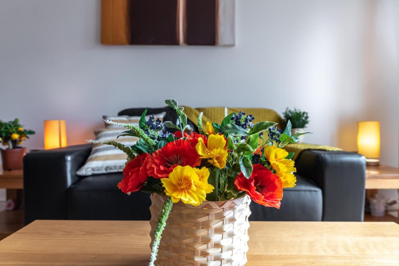 The Old Library - Modern Apartment With Rooftop Terrace Near The Train Station Newbury  Exteriör bild