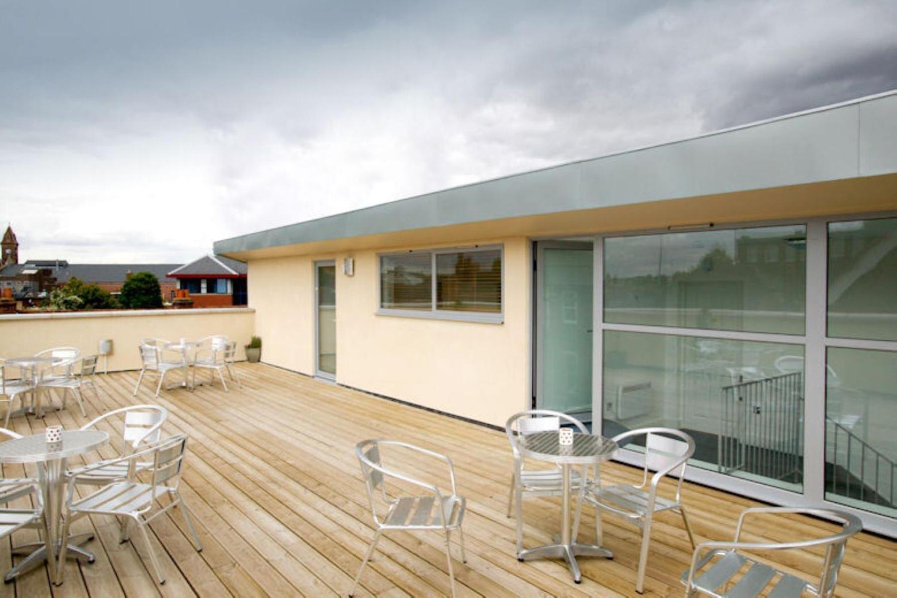 The Old Library - Modern Apartment With Rooftop Terrace Near The Train Station Newbury  Exteriör bild